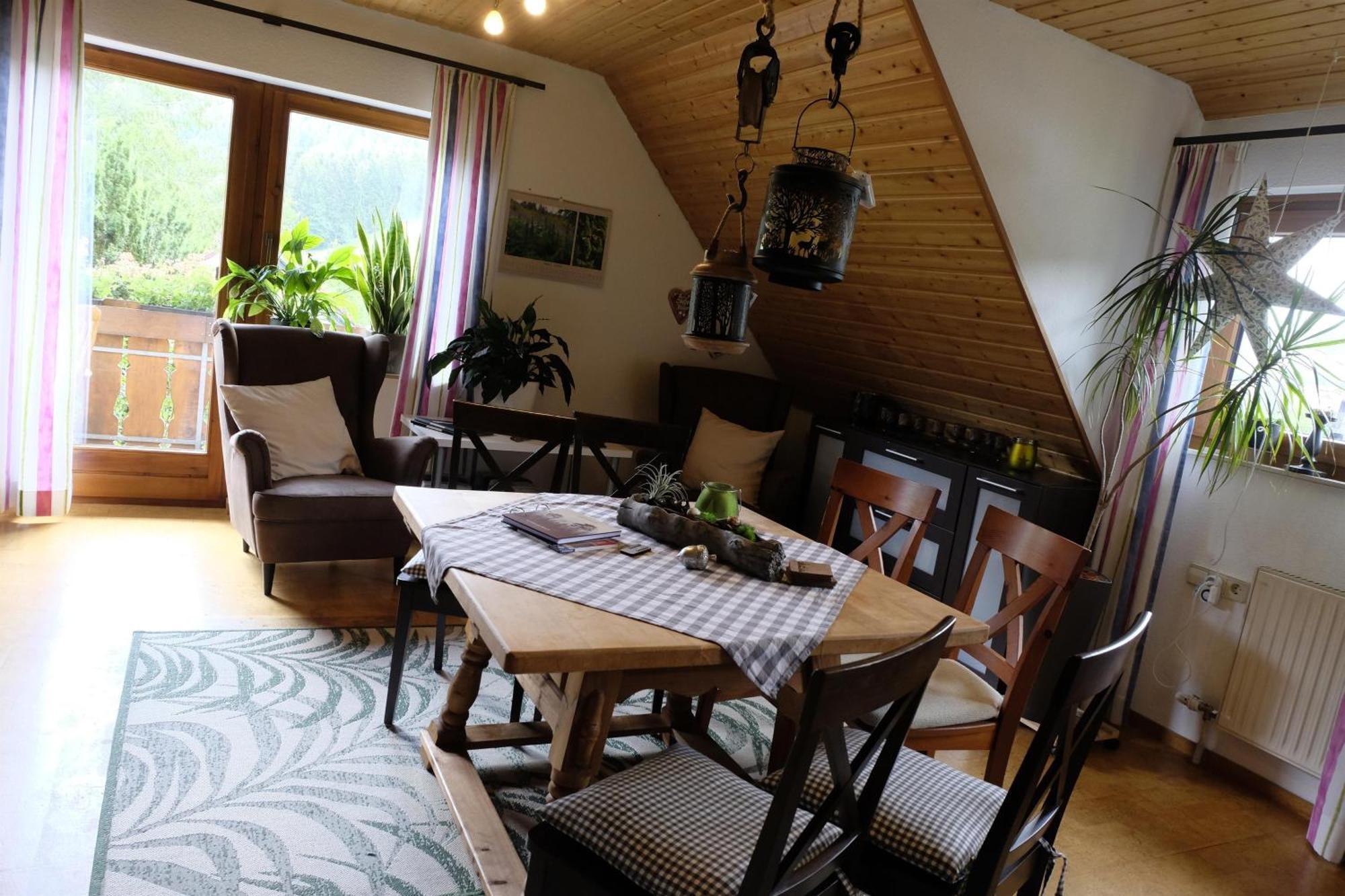 Schwarzwild - Ferienwohnung Und Ferienzimmer Байерсброн Екстериор снимка